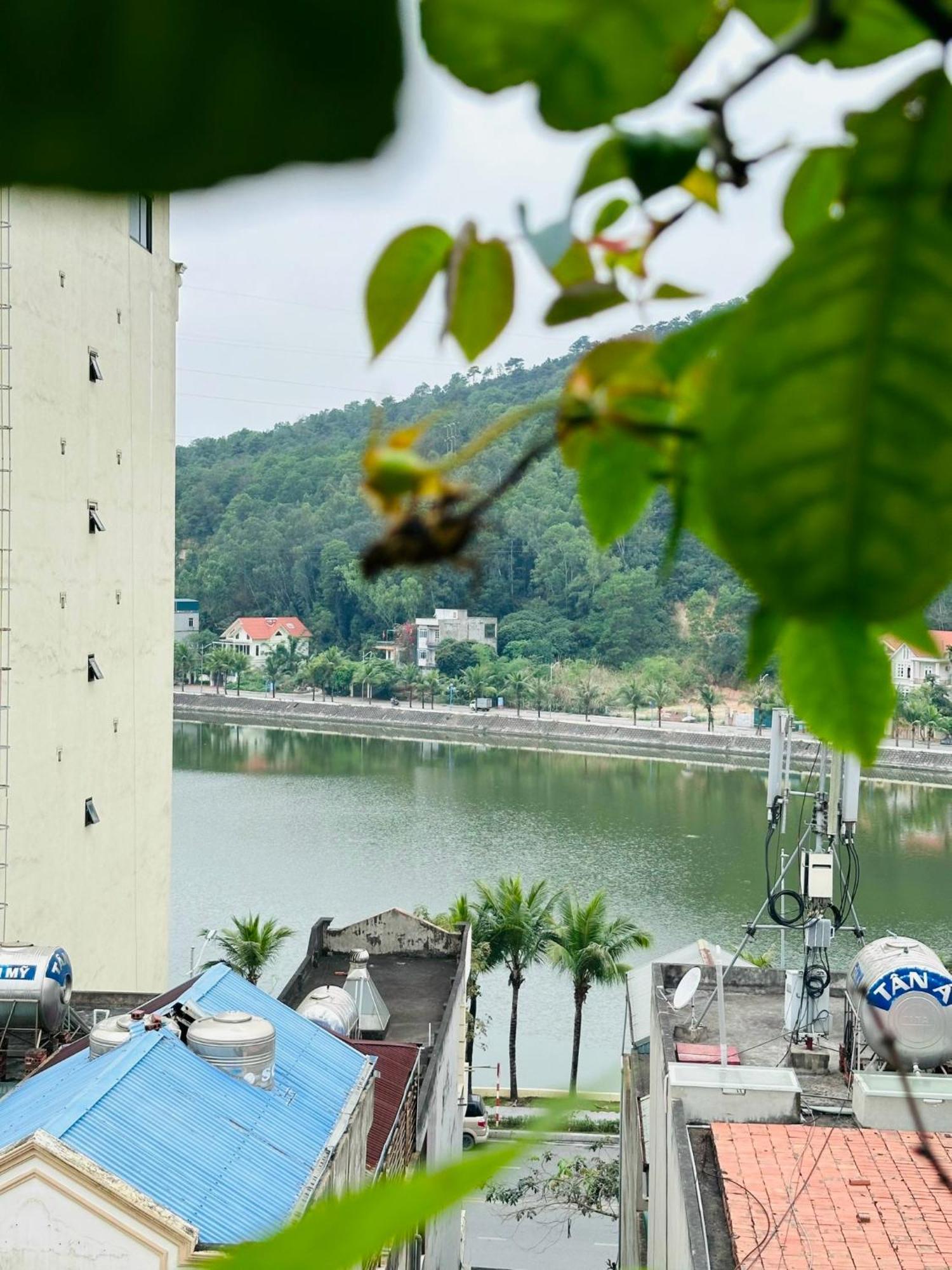 Nha Nghi Anh Dung Bed & Breakfast Ha Long Exterior photo