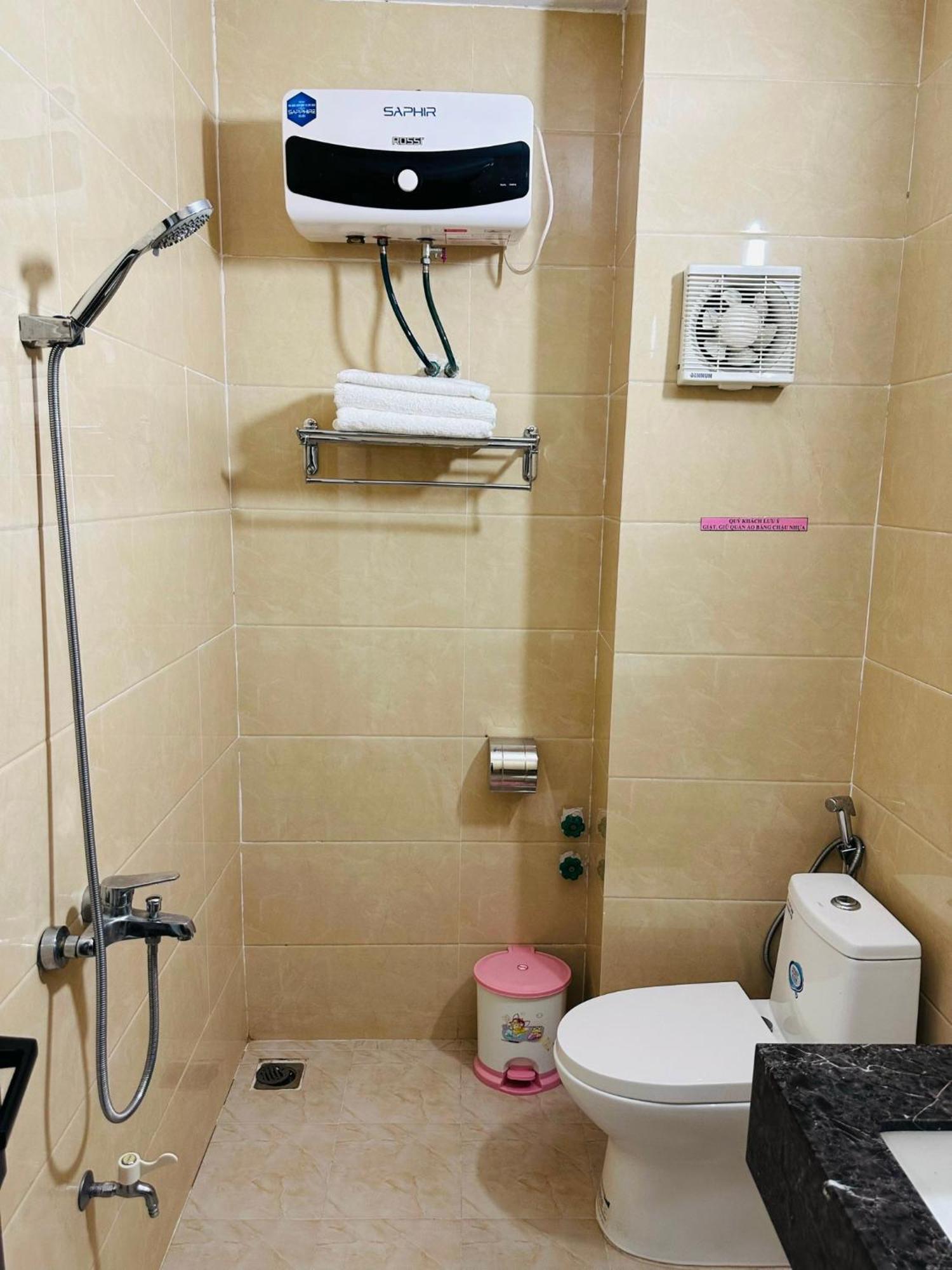 Nha Nghi Anh Dung Bed & Breakfast Ha Long Exterior photo